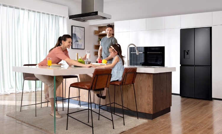 Hisense BCD440 Slim & Counter Depth Design feature image - mobile