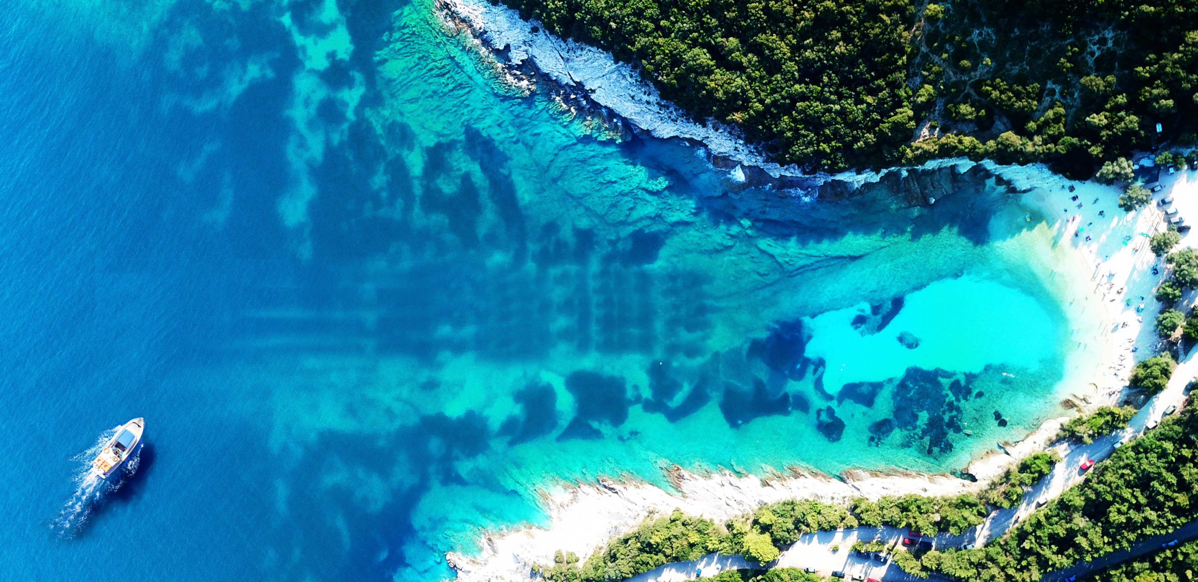 Authentic Color | Brilliant | Contrast Clear Motion | Distinct Detail