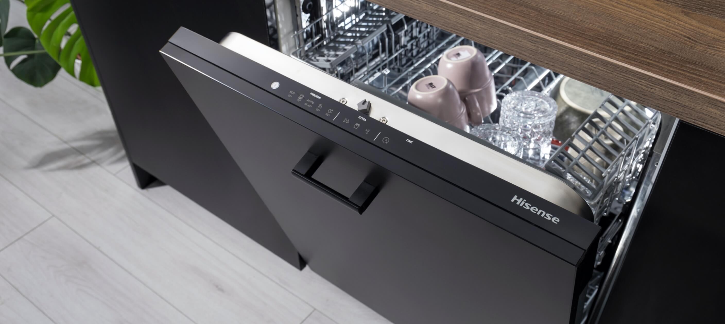 Hisense INTEGRATED DISHWASHER HV672C60UK