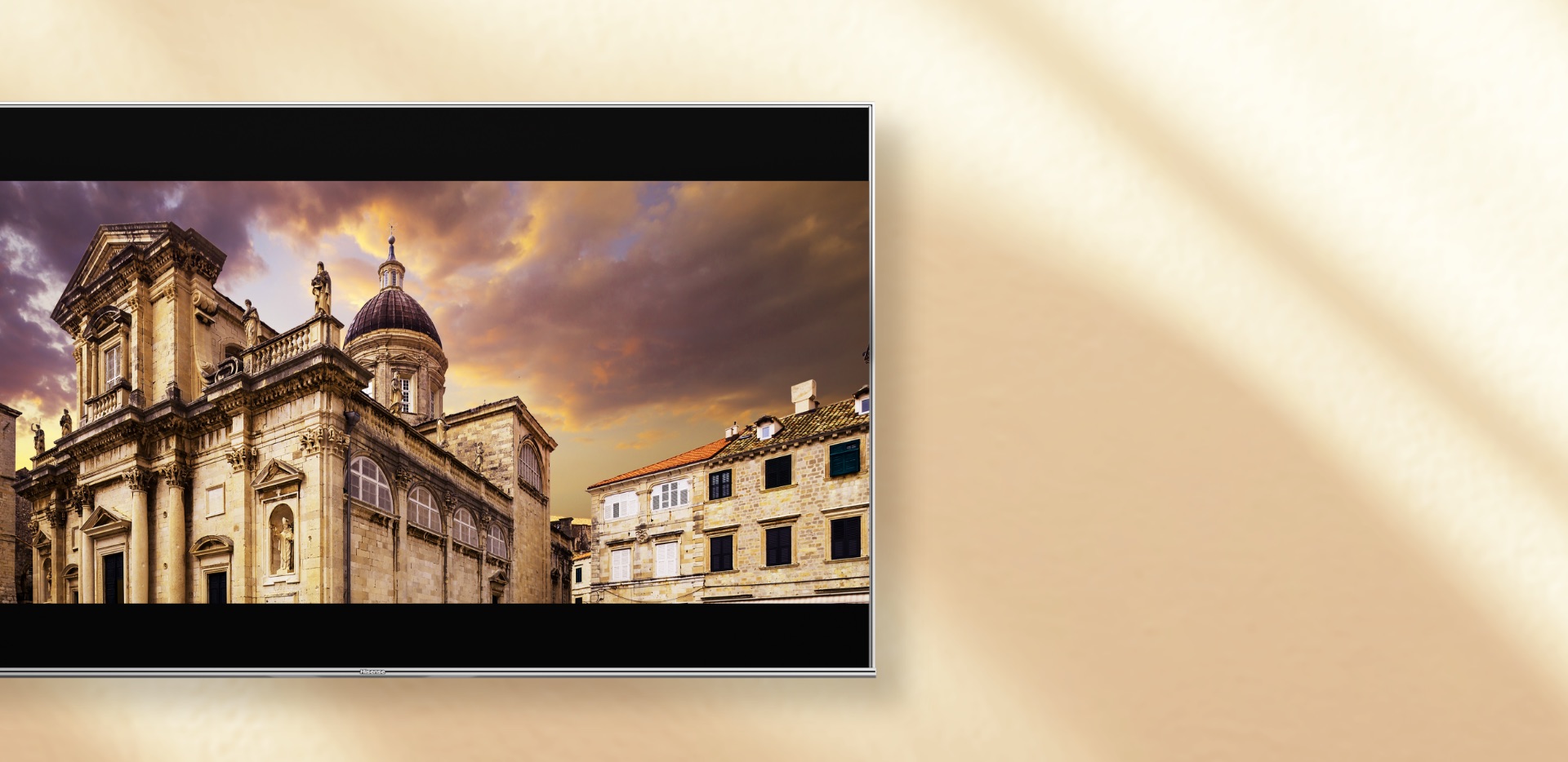 Hisense U8G - See the original movie  image