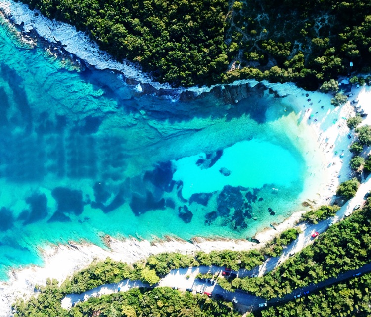 Authentic Color | Brilliant Contrast | Clear Motion | Distinct Detail